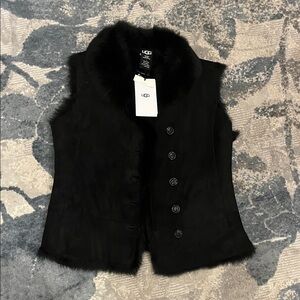 UGG Renee Toscana Women's Elegant Black  Buttoned Vest